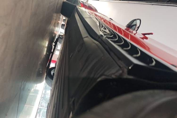 Used XPeng G6 2023 580 Long-Range Pro Left Side Sill