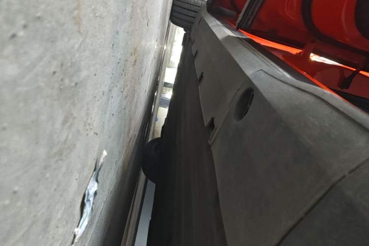Used XPeng G6 2023 755 Ultra-Long Range Max Left Side Sill