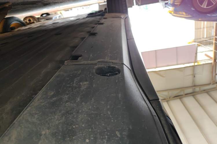 Used XPeng G6 2023 755 Ultra-Long Range Pro Left Side Sill