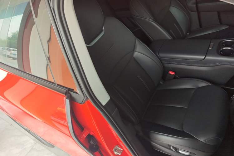 Used XPeng G6 2023 580 Long-Range Pro Right Front Seat