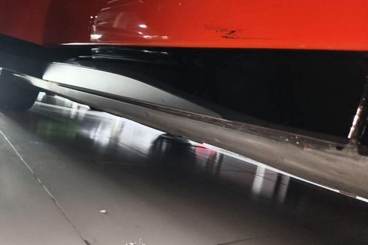 Used XPeng G6 2023 580 Long-Range Max Right Side Sill