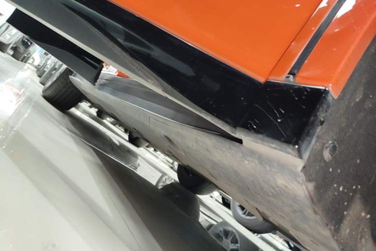 Used XPeng G6 2023 580 Long-Range Pro Right Side Sill
