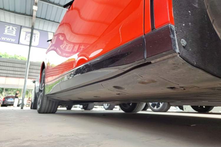 Used XPeng G6 2023 755 Ultra-Long Range Max Right Side Sill