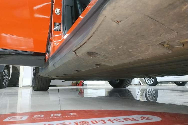 Used XPeng G6 2023 580 Long-Range Pro Right Side Sill