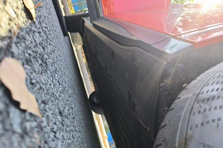 Used XPeng G6 2023 580 Long-Range Pro Right Side Sill