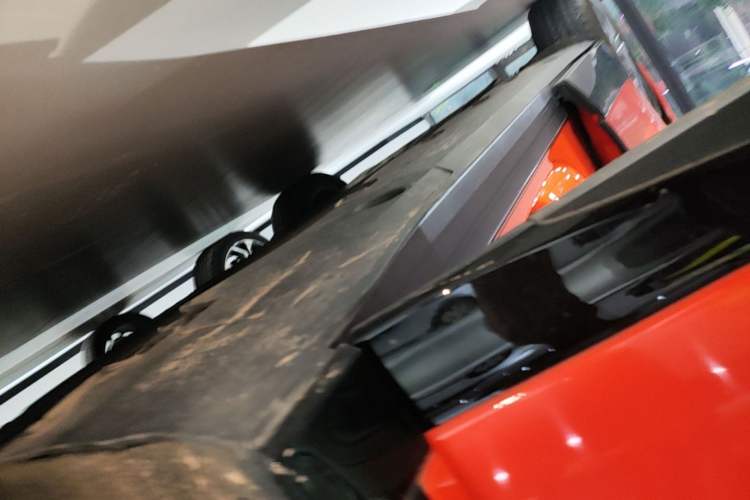 Used XPeng G6 2023 580 Long-Range Pro Right Side Sill