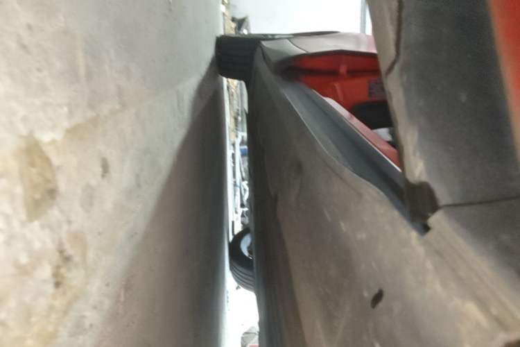 Used XPeng G6 2023 755 Ultra-Long Range Max Right Side Sill
