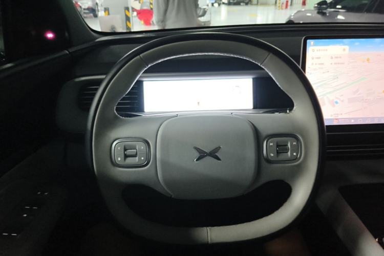 Used XPeng G6 2023 580 Long-Range Max Steering Wheel