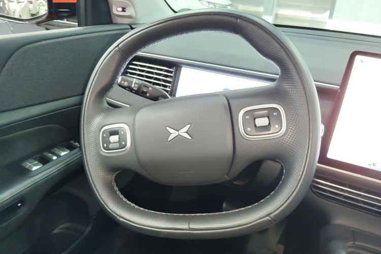 Used XPeng G6 2023 580 Long-Range Pro Steering Wheel