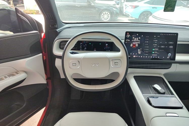 Used XPeng G6 2023 755 Ultra-Long Range Max Steering Wheel