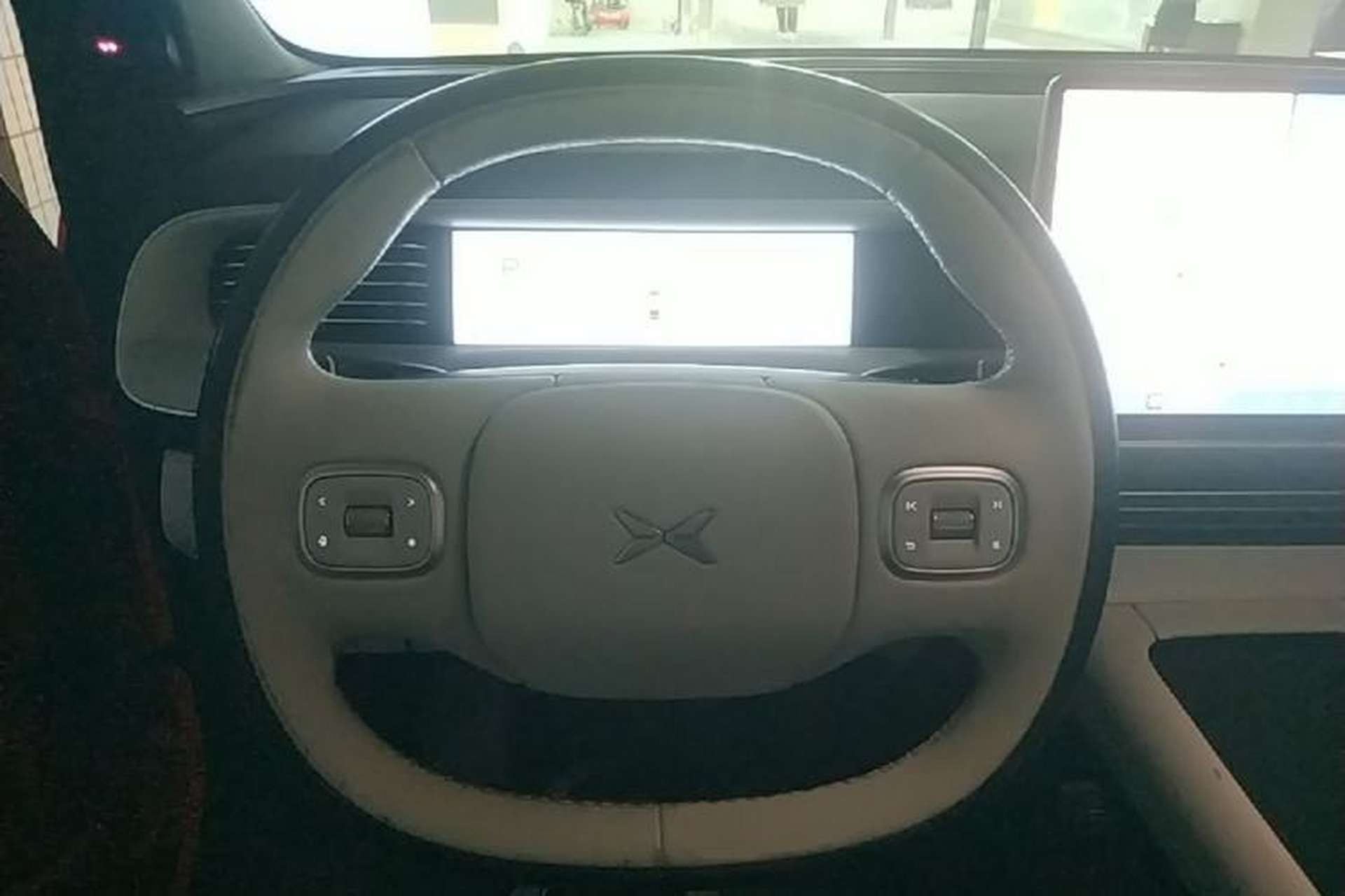 Used XPeng G6 2023 700 Four-Wheel Drive Performance Max Steering Wheel