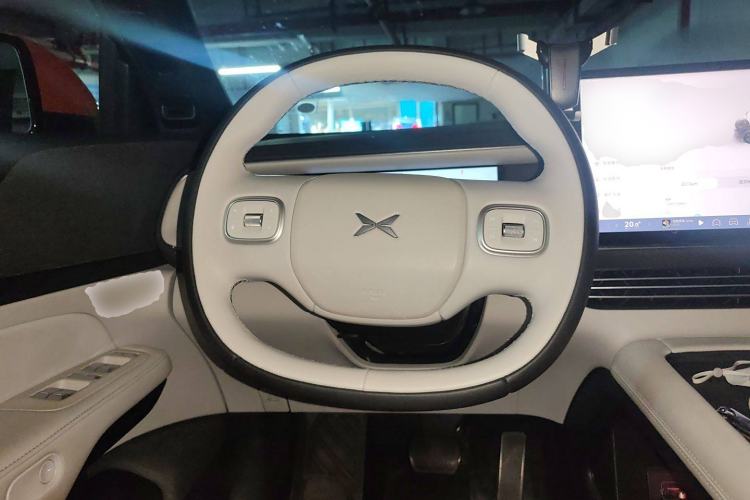 Used XPeng G6 2023 755 Ultra-Long Range Max Steering Wheel