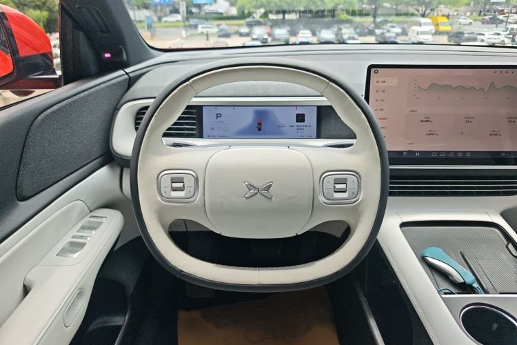Used XPeng G6 2023 755 Ultra-Long Range Max Steering Wheel