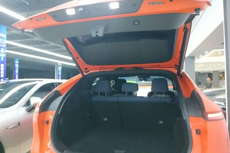 Used XPeng G6 2023 755 Ultra-Long Range Max Trunk