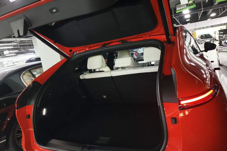 Used XPeng G6 2023 580 Long-Range Max Trunk