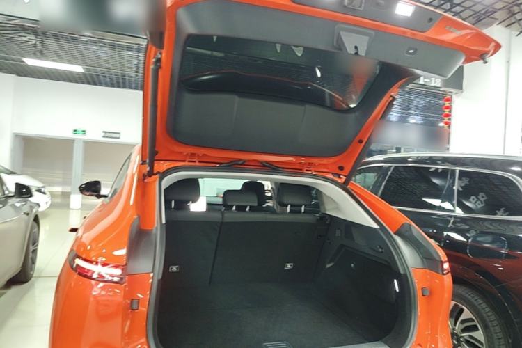 Used XPeng G6 2023 580 Long-Range Pro Trunk