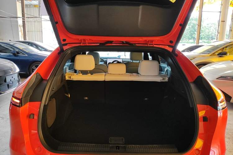 Used XPeng G6 2023 755 Ultra-Long Range Pro Trunk