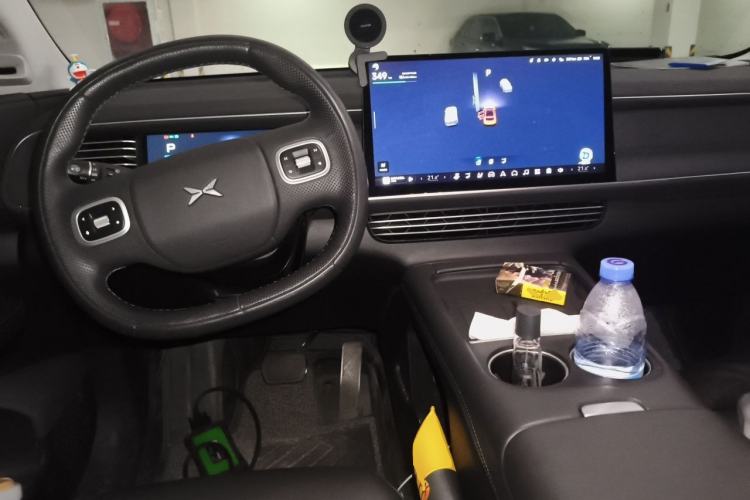 Used XPeng G6 2023 580 Long-Range Pro Center Console
