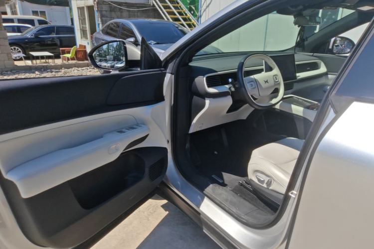 Used XPeng G6 2023 755 Ultra-Long Range Max Driver Seat