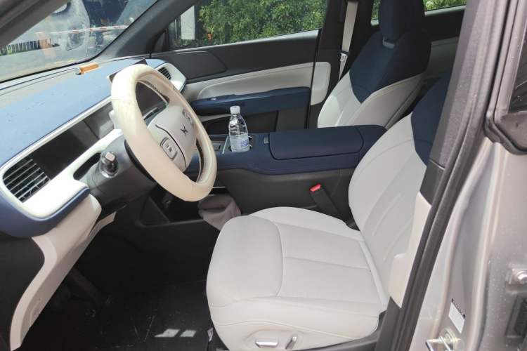 Used XPeng G6 2023 755 Ultra-Long Range Max Left Front Seat
