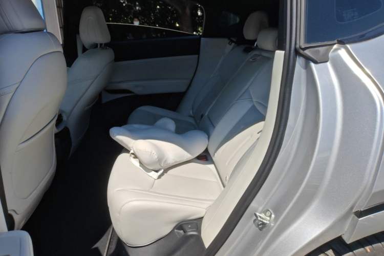 Used XPeng G6 2023 755 Ultra-Long Range Max Left Rear Seat