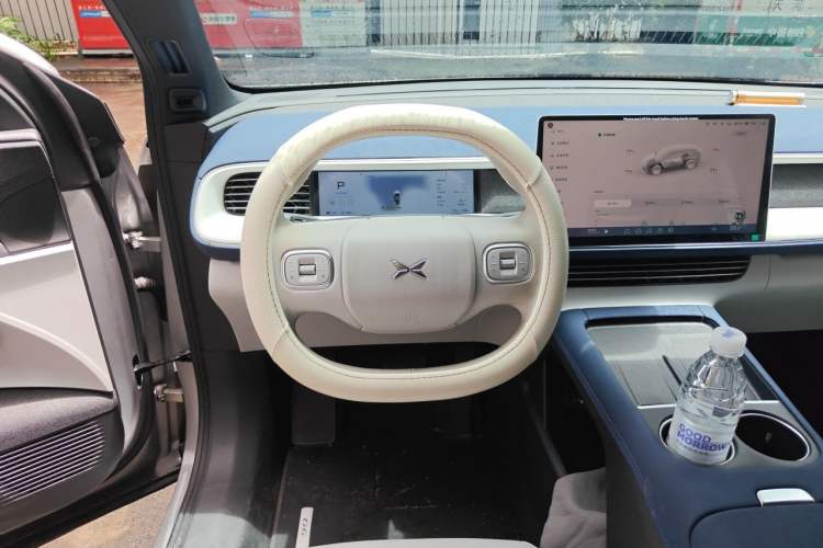 Used XPeng G6 2023 755 Ultra-Long Range Max Steering Wheel
