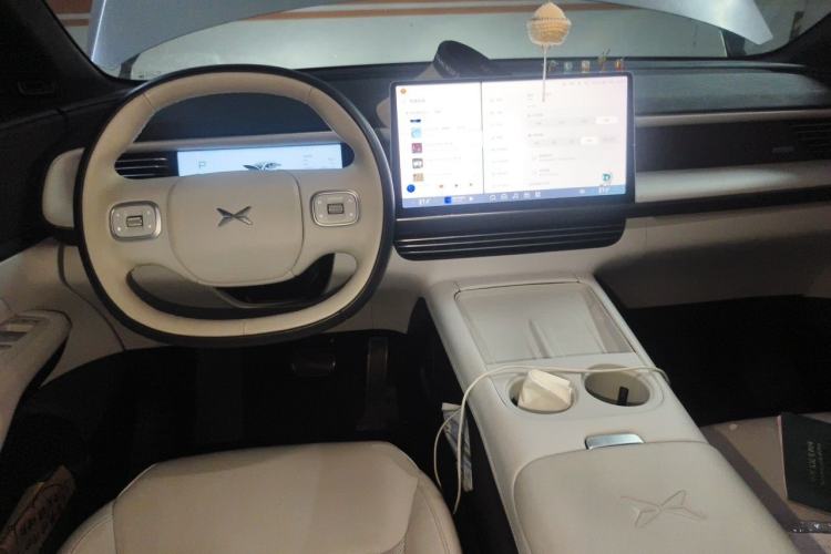 Used XPeng G6 2023 580 Long-Range Pro Center Console