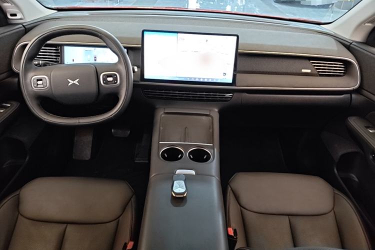 Used XPeng G6 2023 755 Ultra-Long Range Max Center Console