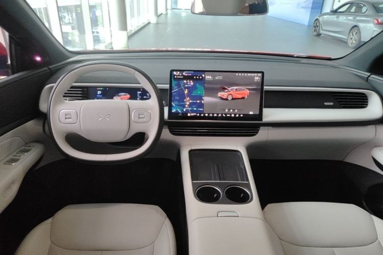 Used XPeng G6 2023 755 Ultra-Long Range Max Center Console