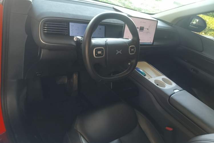 Used XPeng G6 2023 580 Long-Range Pro Center Console