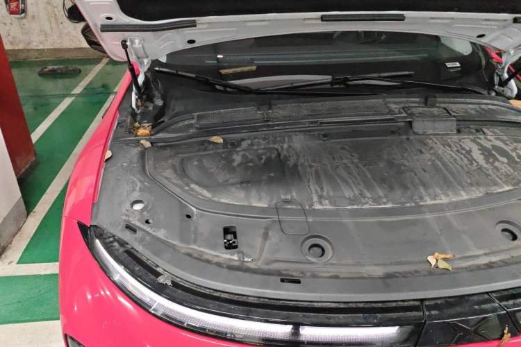 Used XPeng G6 2023 580 Long-Range Pro Engine Bay Right
