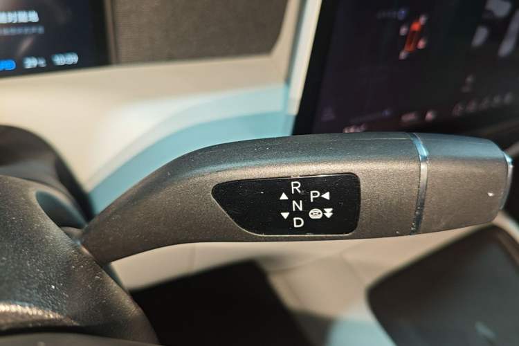 Used XPeng G6 2023 580 Long-Range Pro Gear Lever