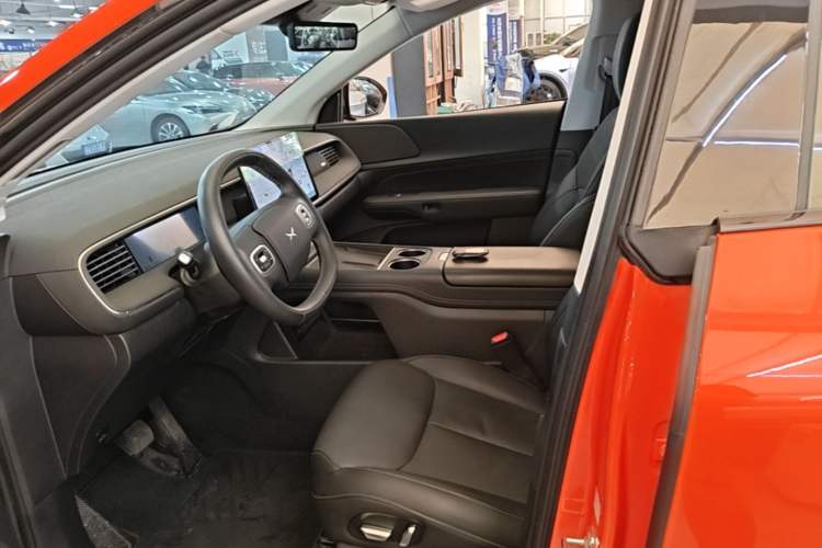 Used XPeng G6 2023 755 Ultra-Long Range Max Left Front Seat