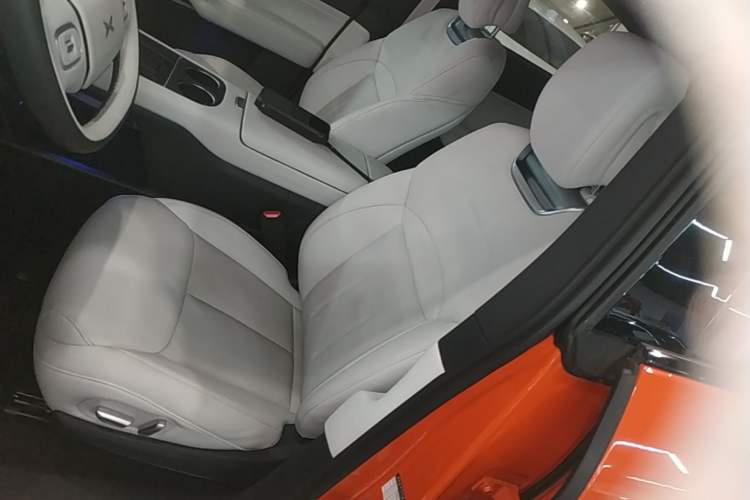 Used XPeng G6 2023 755 Ultra-Long Range Max Left Front Seat