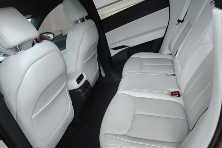 Used XPeng G6 2023 755 Ultra-Long Range Max Left Rear Seat