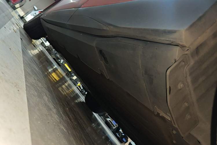 Used XPeng G6 2023 580 Long-Range Pro Left Side Sill