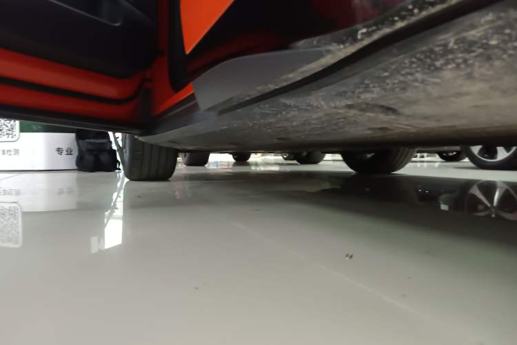 Used XPeng G6 2023 580 Long-Range Pro Left Side Sill