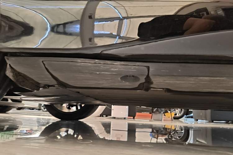 Used XPeng G6 2023 755 Ultra-Long Range Max Right Side Sill