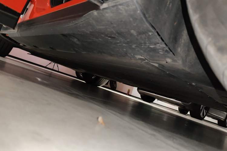 Used XPeng G6 2023 755 Ultra-Long Range Max Right Side Sill