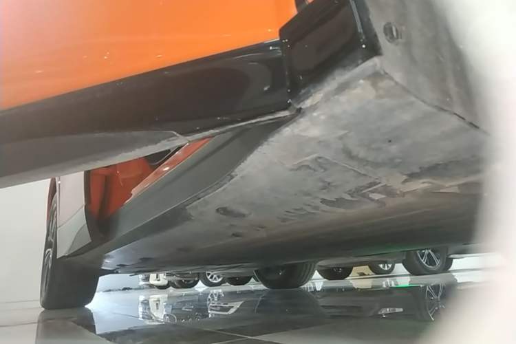 Used XPeng G6 2023 755 Ultra-Long Range Max Right Side Sill
