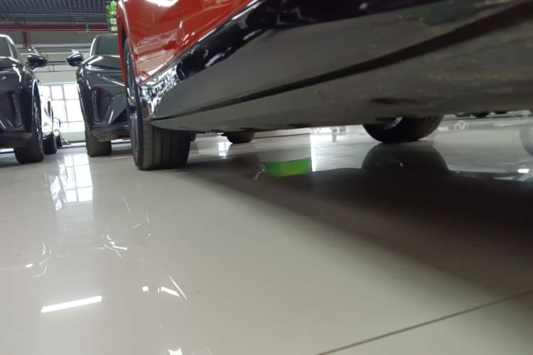 Used XPeng G6 2023 580 Long-Range Pro Right Side Sill