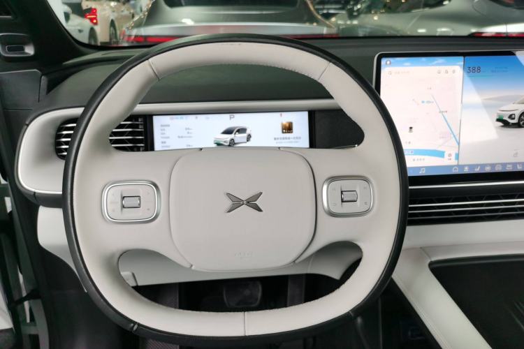 Used XPeng G6 2023 755 Ultra-Long Range Max Steering Wheel