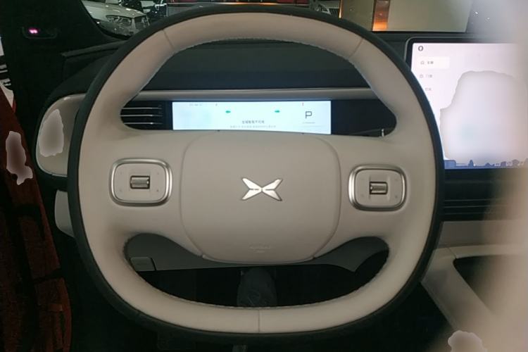 Used XPeng G6 2023 755 Ultra-Long Range Max Steering Wheel