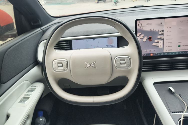 Used XPeng G6 2023 755 Ultra-Long Range Max Steering Wheel