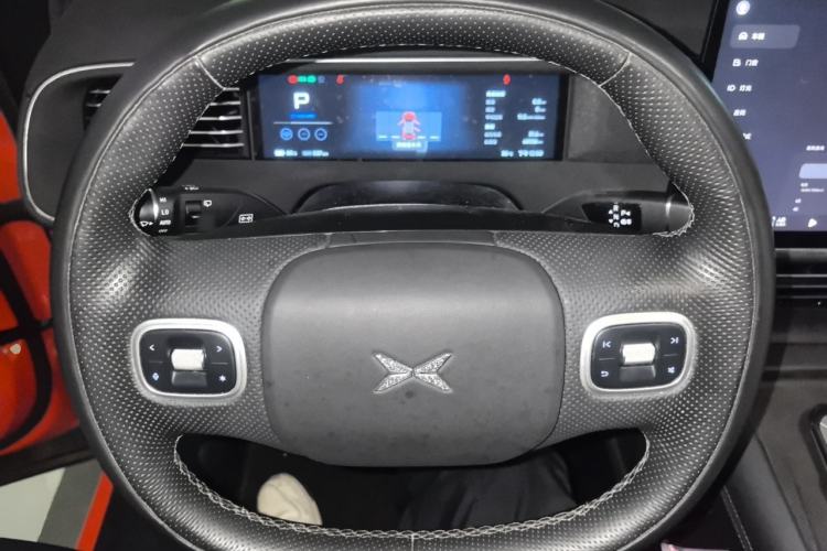 Used XPeng G6 2023 755 Ultra-Long Range Max Steering Wheel