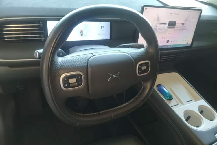 Used XPeng G6 2023 580 Long-Range Pro Steering Wheel