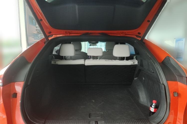 Used XPeng G6 2023 755 Ultra-Long Range Max Trunk