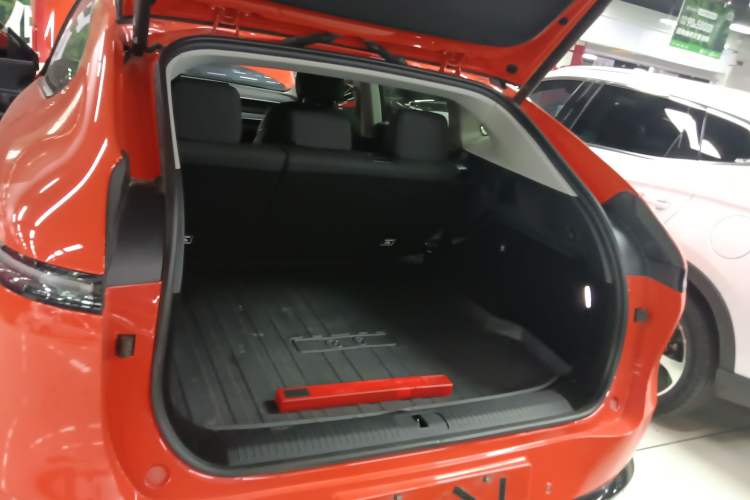 Used XPeng G6 2023 580 Long-Range Pro Trunk