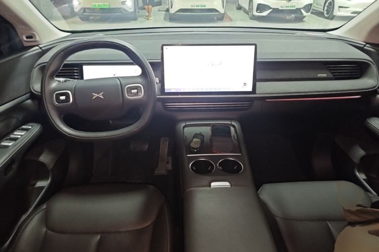 Used XPeng G6 2023 580 Long-Range Pro Center Console