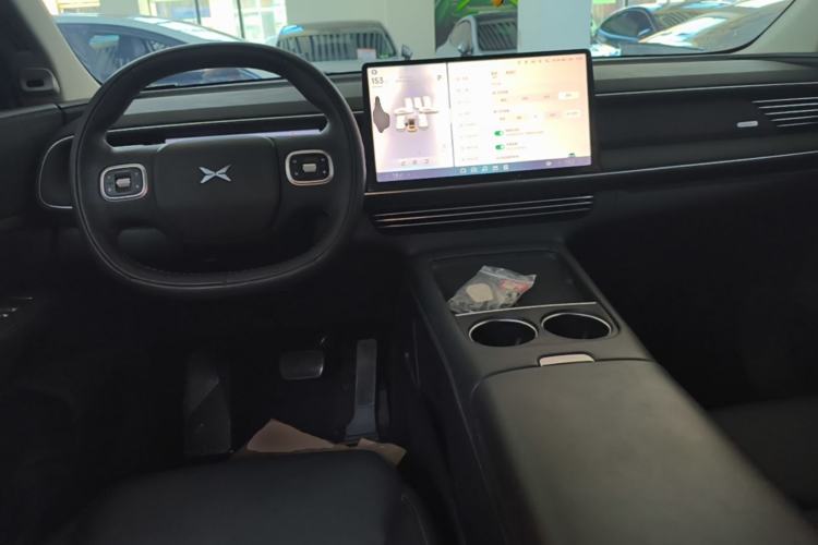 Used XPeng G6 2023 755 Ultra-Long Range Max Center Console